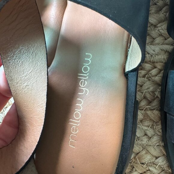 Mellow Yellow Black Leather Sandals - Size EU 39 / US 8.5-9 🖤 - Picture 5 of 8